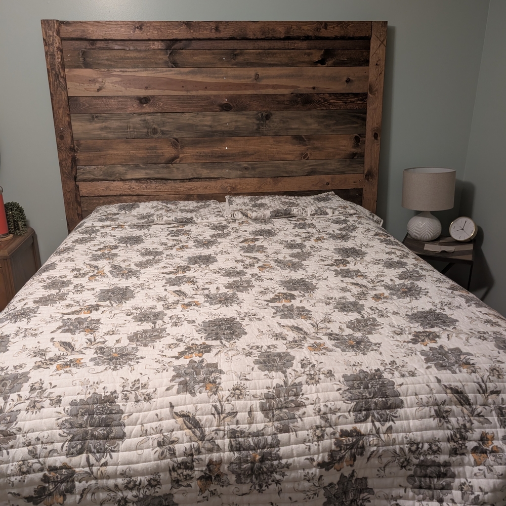 Floral Gray and Cream Quilt
